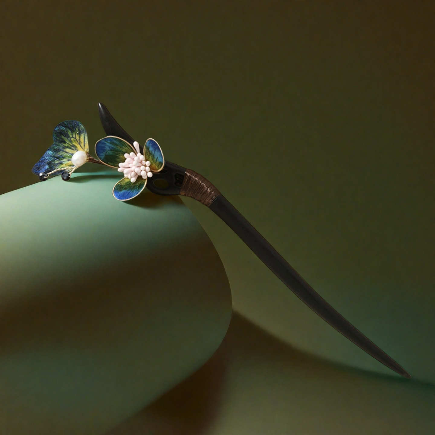 TAOÉ Oriental Style Ronghua Hairstick in Ebony · Intangible Heritage Bloom-Elegantiae-Azure Orchid